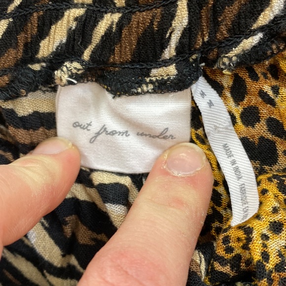 UO Out From Under Riviera Lounge Beige Cheetah Shorts - Picture 7 of 8